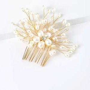 Lulu’s Pearl In Love Gold Rhinestone Pearl Hair Comb